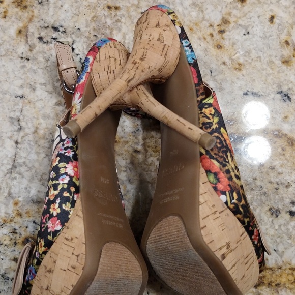 Guess High Peep Toe Heels - Picture 6 of 8